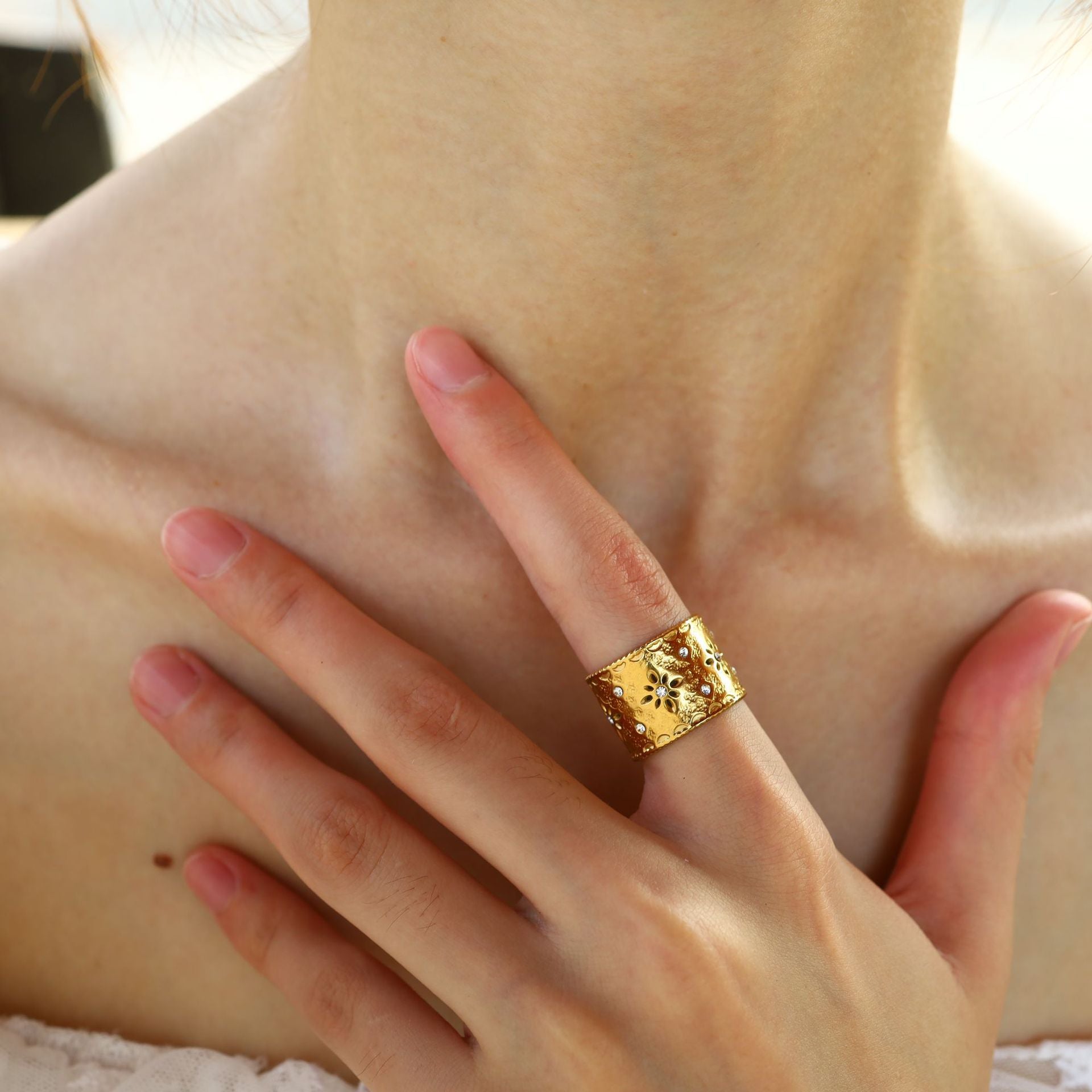 Wholesale Retro palace style carved hollow titanium steel ring